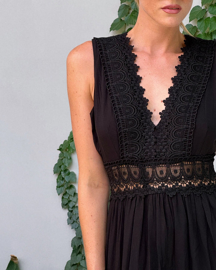 SISSEL V-NECK LACE TANK DRESS